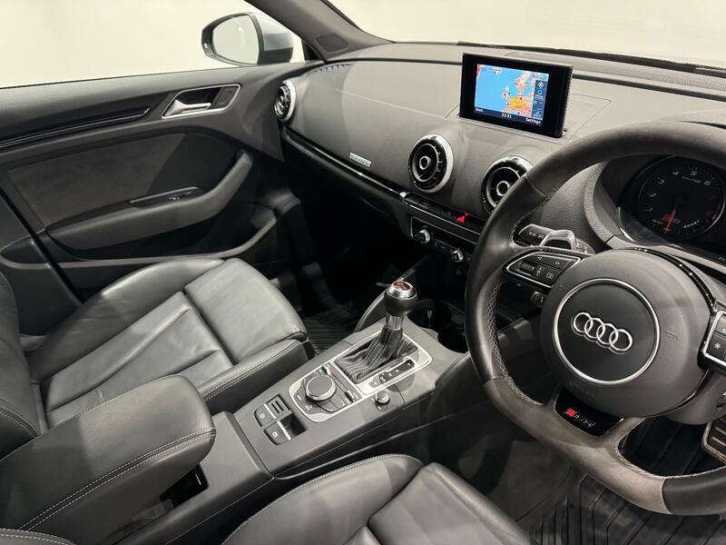 AUDI RS3