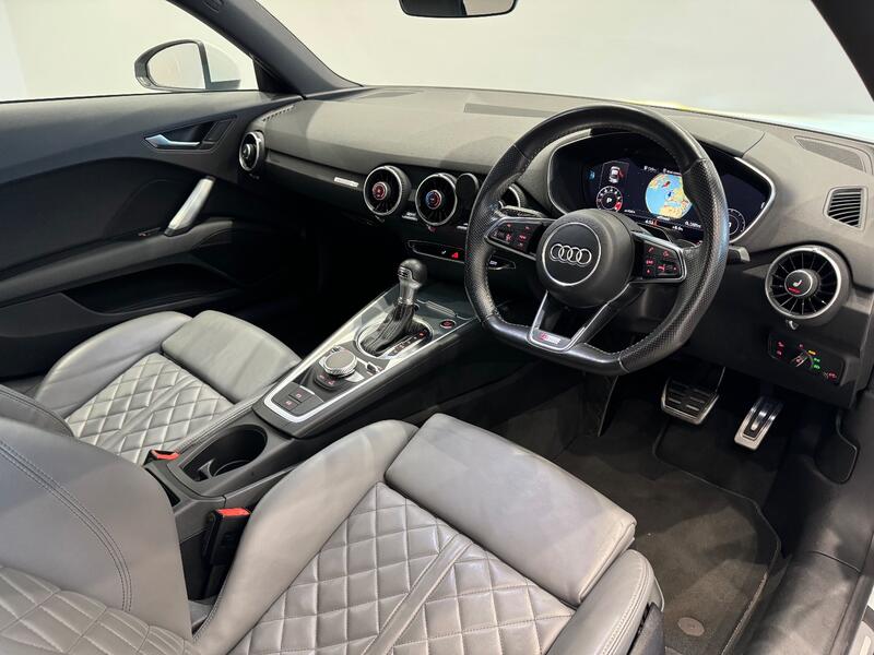 AUDI TT