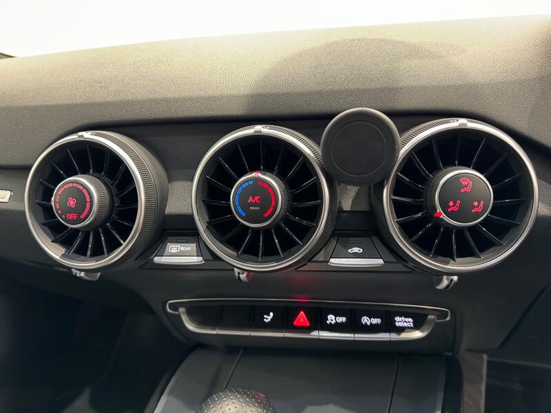 AUDI TT