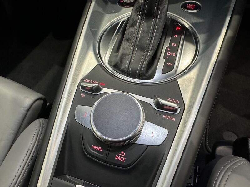 AUDI TT