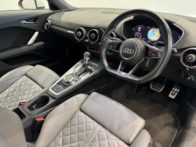 AUDI TT