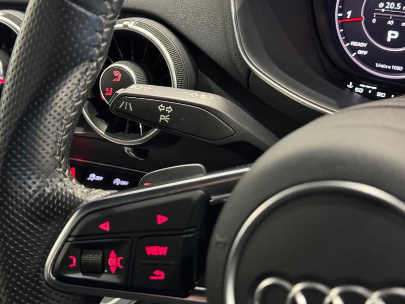 AUDI TT