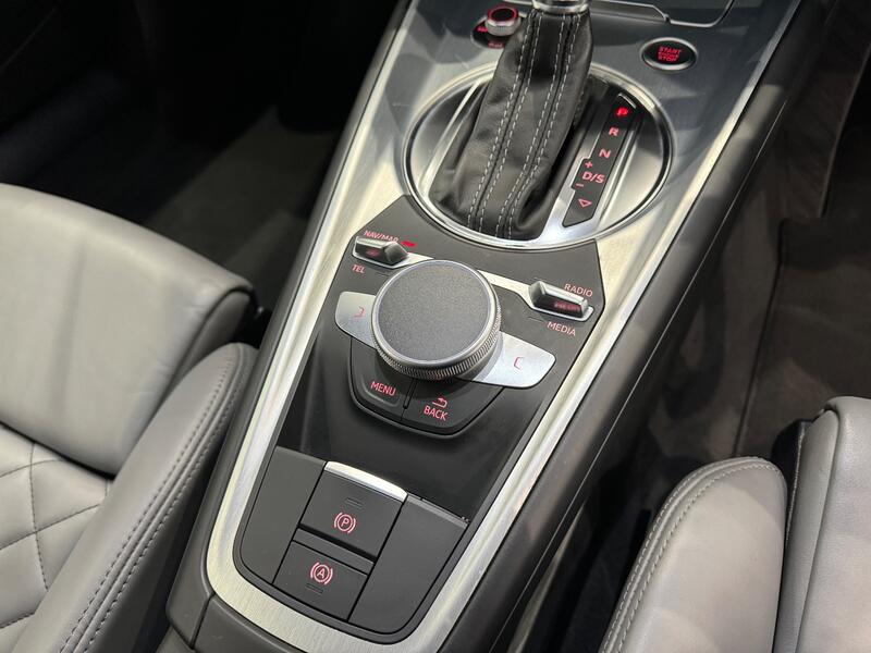 AUDI TT