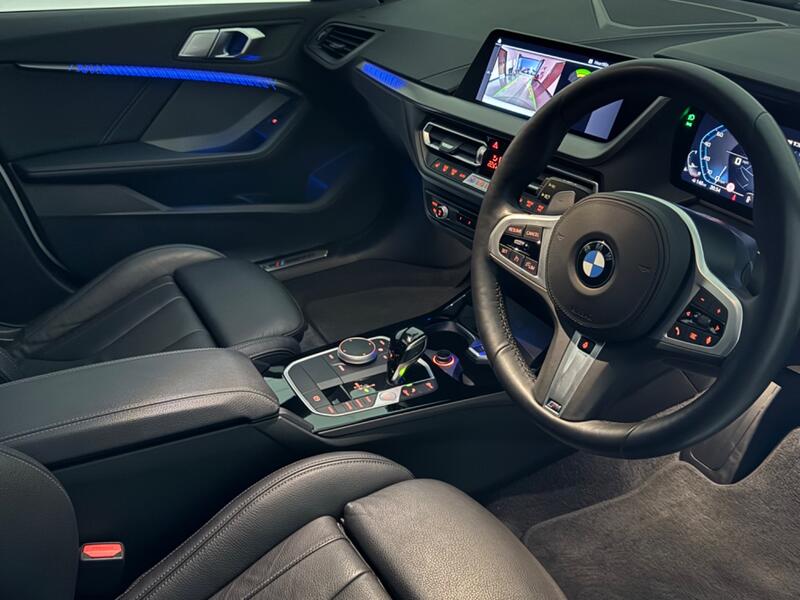BMW 1 SERIES