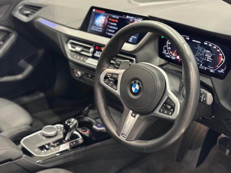 BMW 1 SERIES