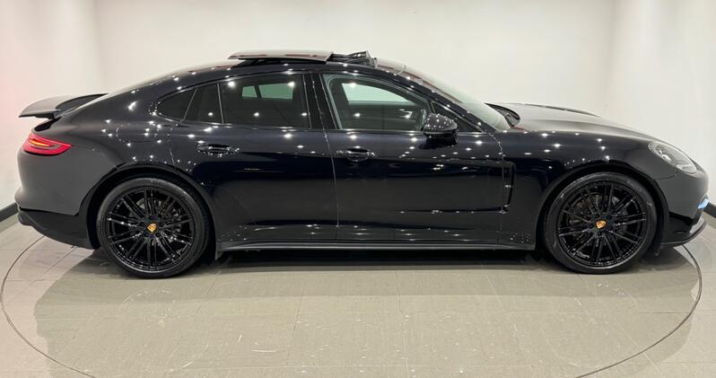 PORSCHE PANAMERA