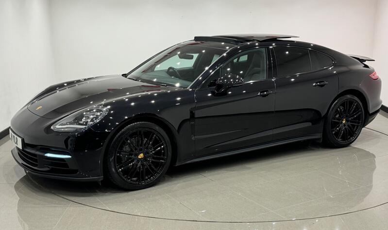 PORSCHE PANAMERA