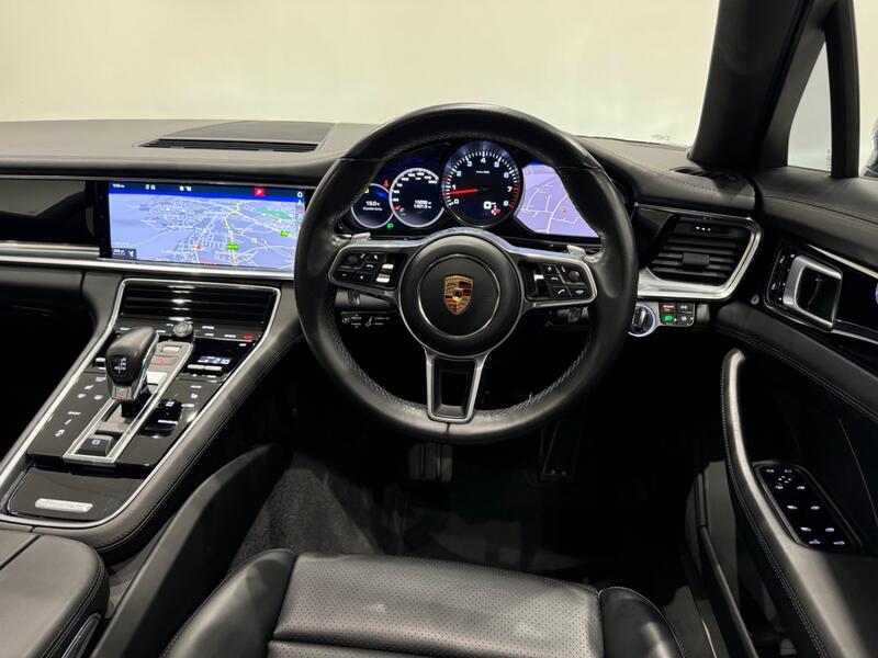 PORSCHE PANAMERA