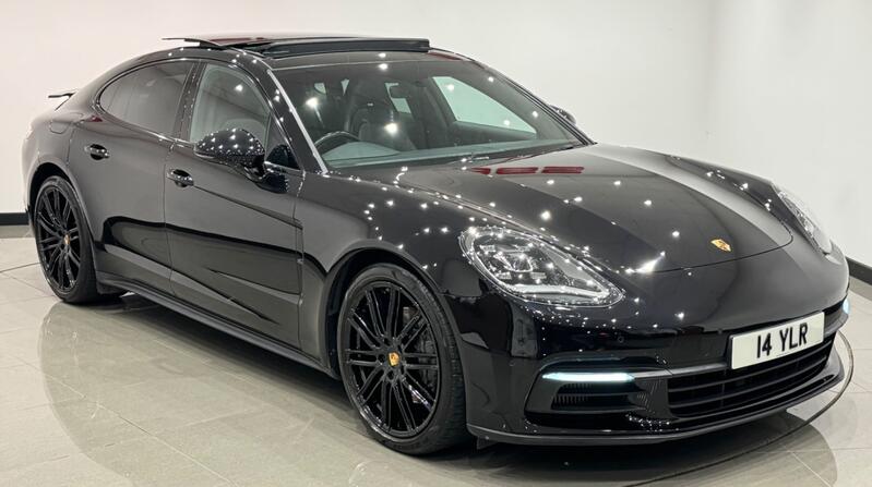 PORSCHE PANAMERA