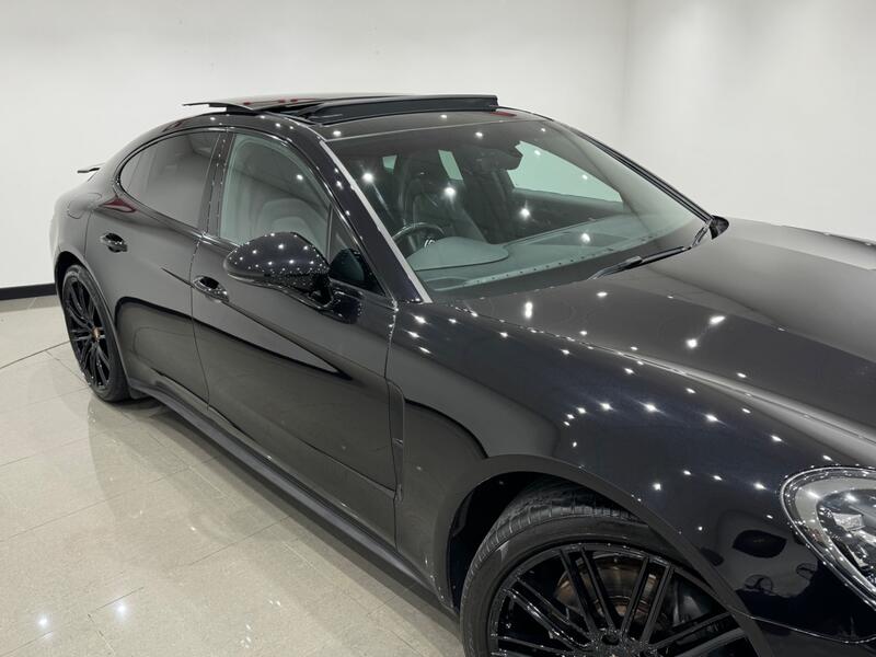 PORSCHE PANAMERA