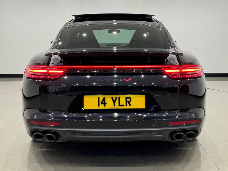 PORSCHE PANAMERA