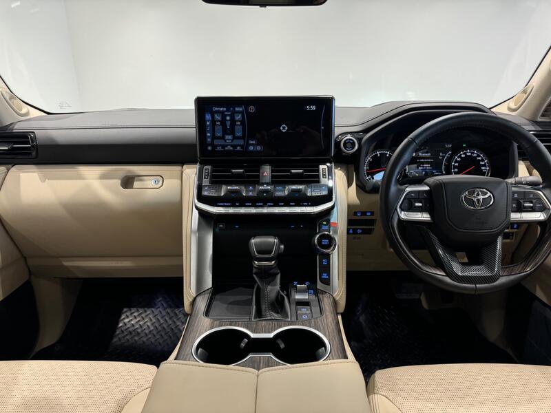 TOYOTA LAND CRUISER