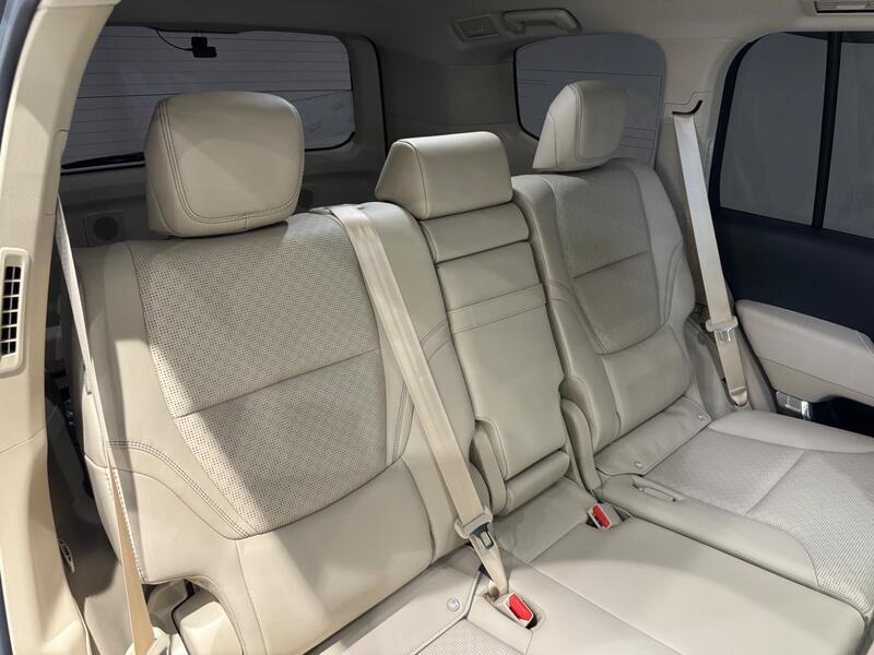 TOYOTA LAND CRUISER