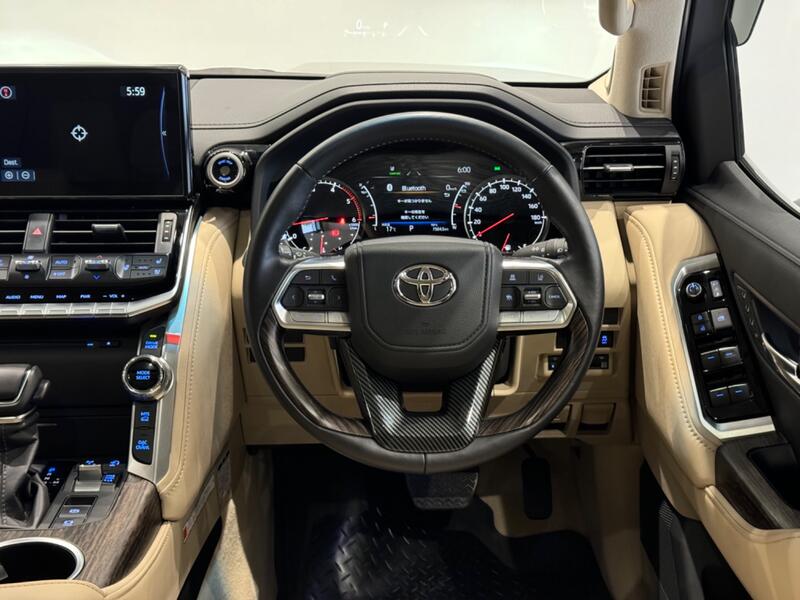 TOYOTA LAND CRUISER