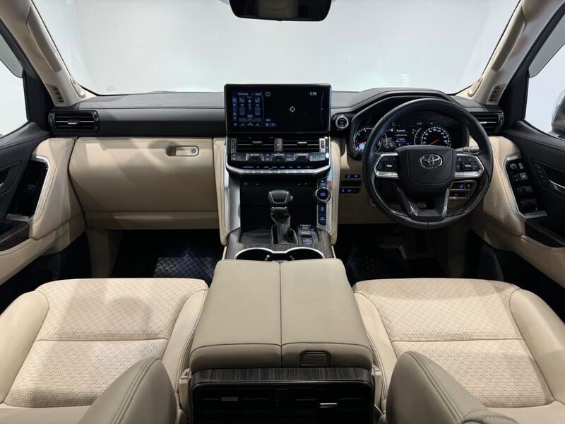 TOYOTA LAND CRUISER