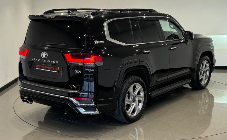TOYOTA LAND CRUISER