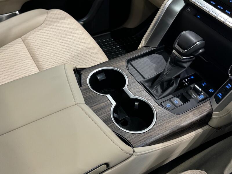 TOYOTA LAND CRUISER