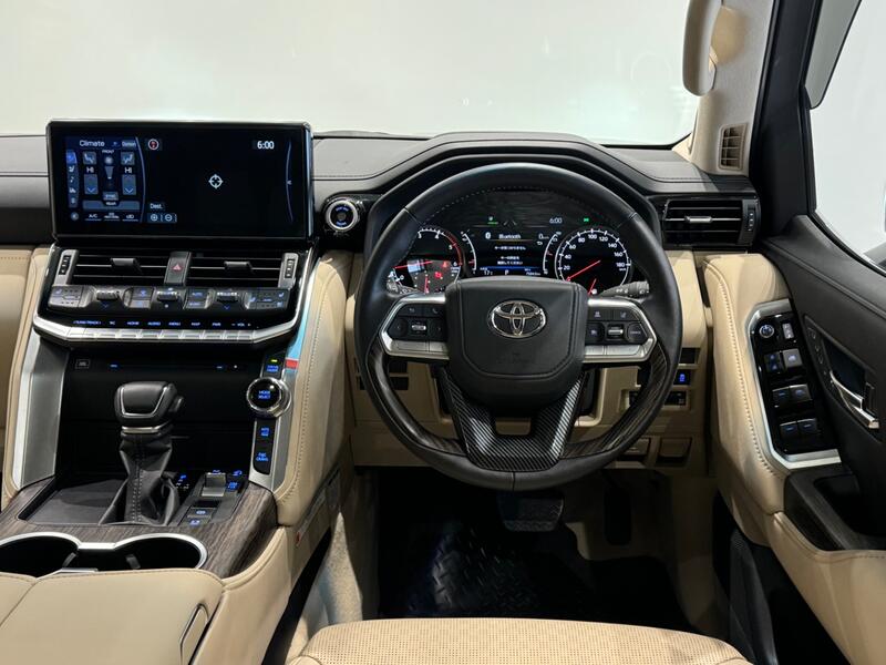 TOYOTA LAND CRUISER