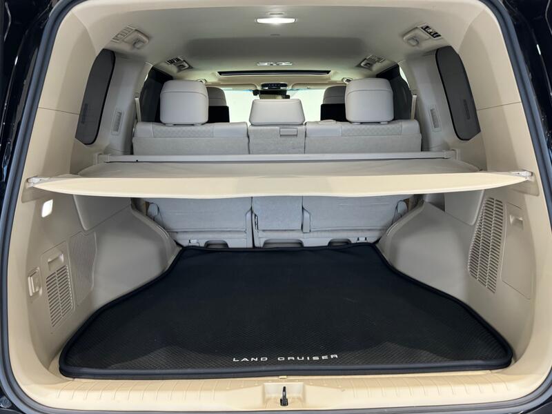 TOYOTA LAND CRUISER