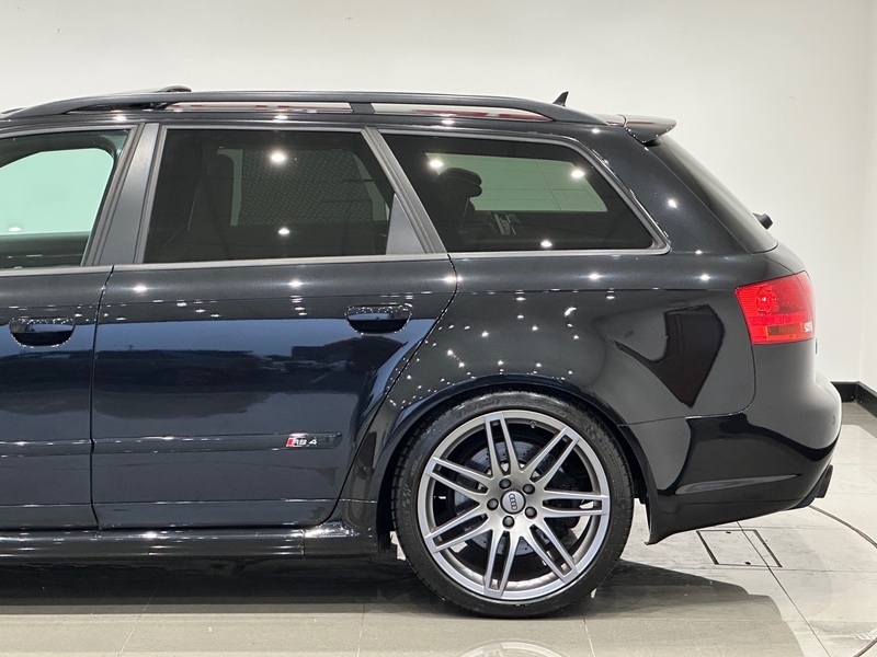 AUDI RS4