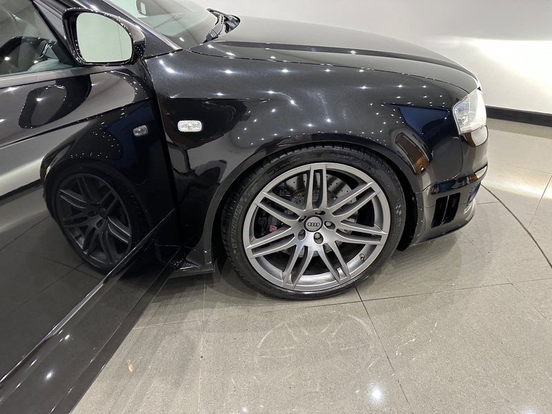 AUDI RS4
