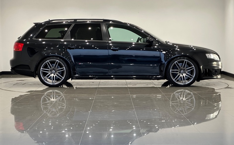 AUDI RS4